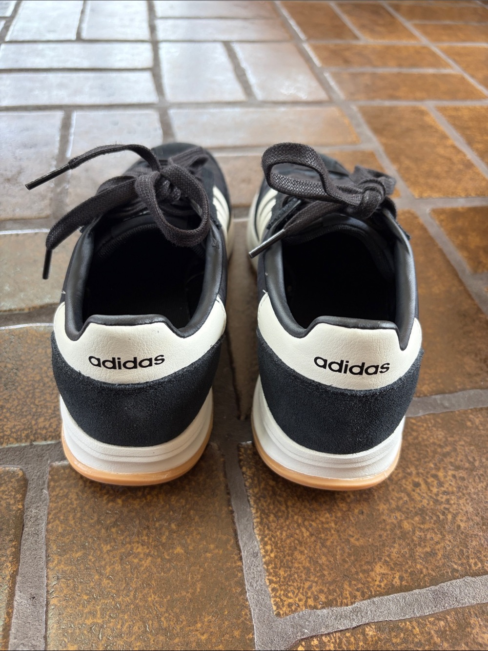 Adidas Black & White Run 70s 2.0 Sneakers - Picture 8 of 12
